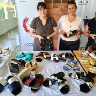 Centro Ciudad Mujer impulsa curso de diseño de calzados para fortalecer a mujeres emprendedoras